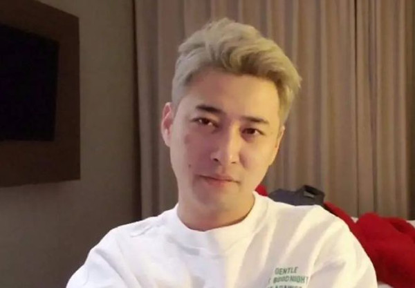 虎牙钱小佳疑似与女友分手