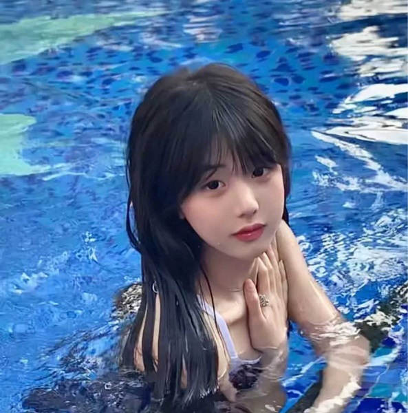 纯欲天花板联合众多网红进行炒作