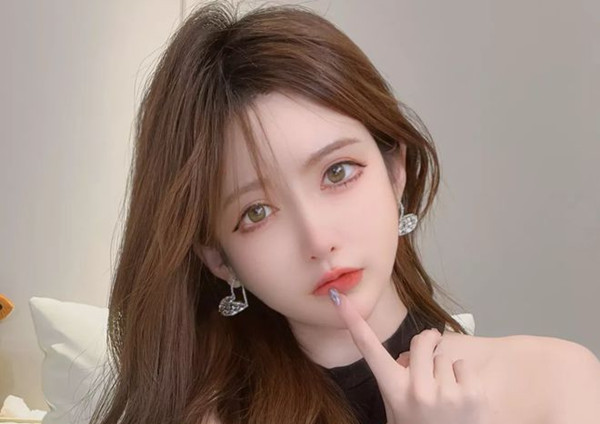 斗鱼二次元一姐王羽杉自曝停播是去陪老头