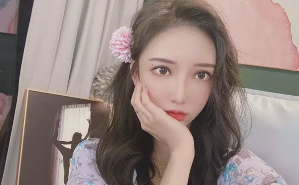 斗鱼南妹儿与老板爆发冲突宣布停播