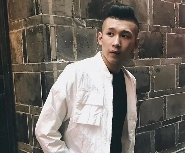 网红天佑转型卖手串