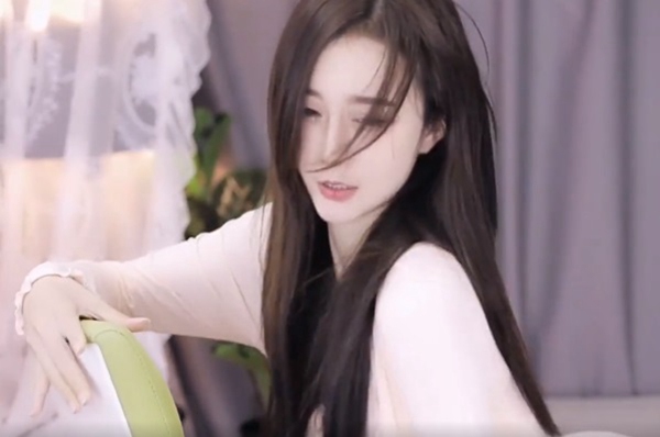 虎牙织梦痣铃收费的视频免费看是真的吗？网友：全套资源被扒！